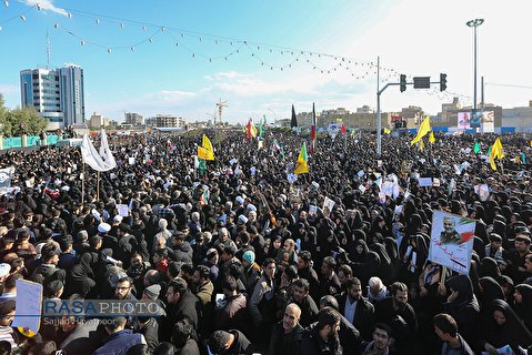 Thousands of people bid farewell to Major Gen. Soleimani in Qom (Part 1)