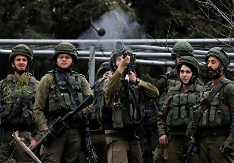 Israeli Army Injures Journalist, Arrests Another in al-Khalil