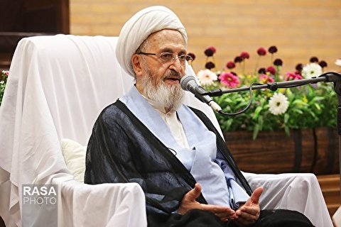 Ayatollah Sobhani offers appreciation to doctors, nurses fighting Corona in Iran