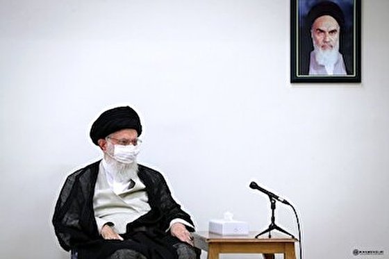 Imam Khamenei's Complaint About Officials Not Wearing Mask