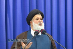 انقلاب اسلامی به رهبری امام تفکر جهان شمول اسلام را از انزوا خارج کرد