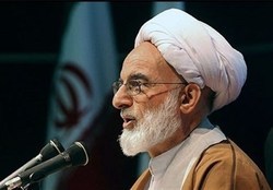 نمایندگانی که انتخاب می‌شوند در برابر همه مردم مسؤول هستند