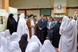 بازدید آیت الله رئیسی از زندان زنان | ۶۰ زندانی زن آزاد شدند