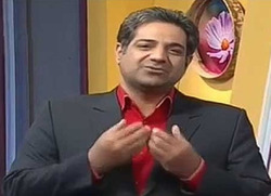 ناگفتههای مجری که در برنامه زنده زانو زد