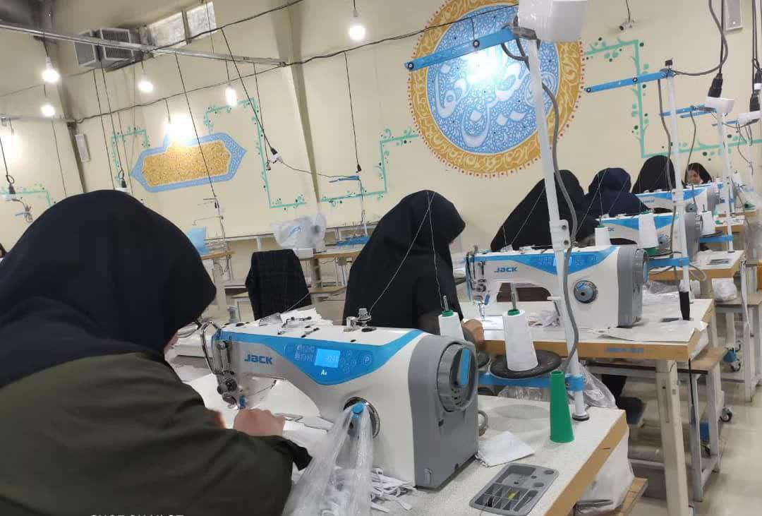 تولید روزانه ۵۲ هزار ماسک توسط خواهران بسیجی بسیج جامعه زنان استان تهران