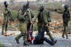 بازداشت ۸ فلسطینی به دست صهیونیست‌ها در کرانه باختری