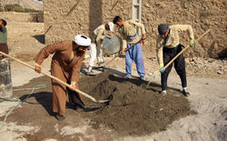 گروه جهادی خادمیاران به مناطق سیل زده خراسان جنوبی اعزام می‌شوند