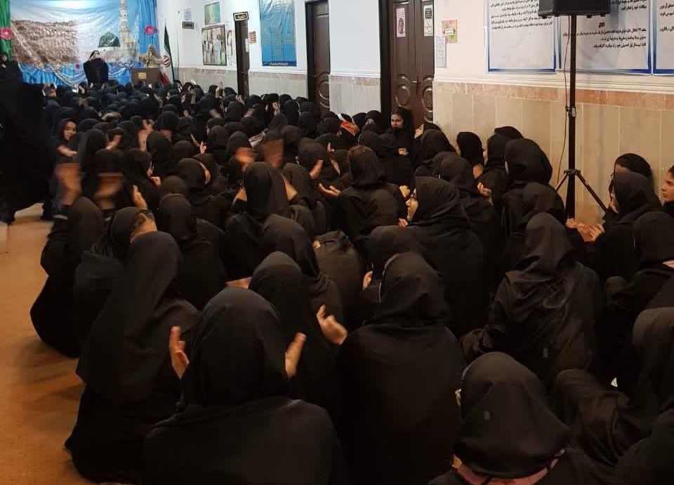 حضور بهشتیان در مدرسه علمیه خواهران امام خمینی