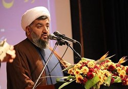 تحریف امام راحل پروژه ای در جهت تضعیف انقلاب است