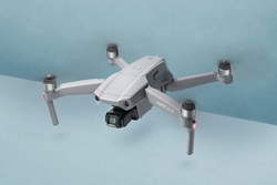 DJI از پهپاد Mavic Air 2 با کنترلر جدید و سنسور دوربین بزرگتر رونمایی کرد