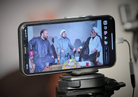 حاشیه‌ای بر یک گفت‌وگو