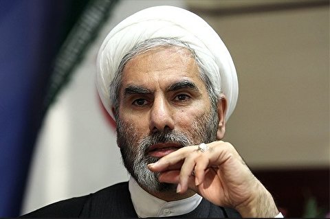 چرا گفته می‌شود افراد مبتدی سراغ فلسفه غرب نروند