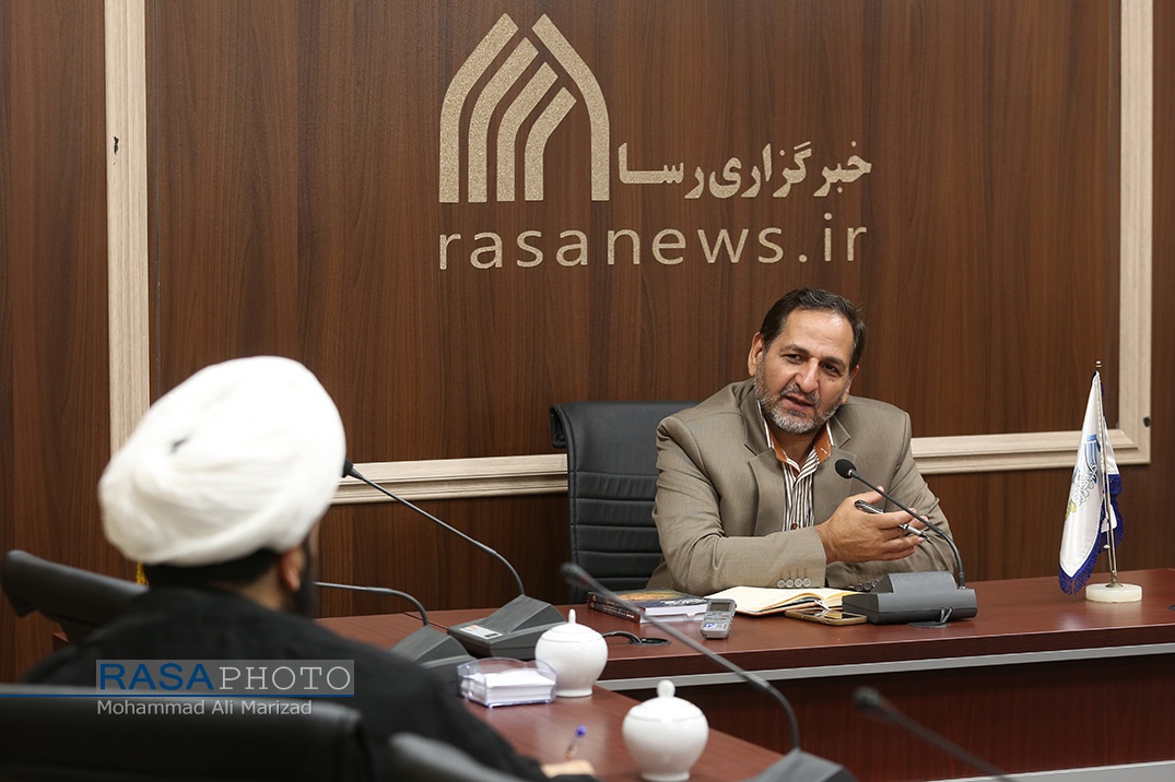 متولیان دفاع مقدس موانع ادبیات دفاع مقدس هستند