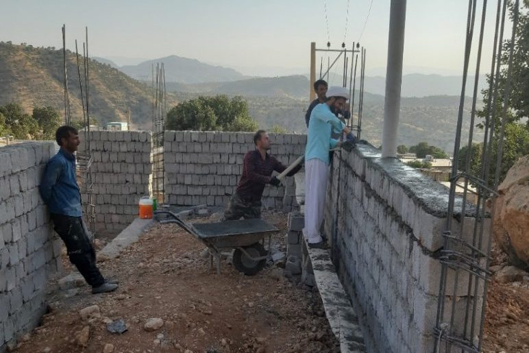 زندگی جهادی طلبه ۳۲ ساله همراه با خانواده در روستای محروم شُکرآباد