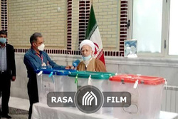 حضور آیت الله جوادی آملی در پای صندوق رای