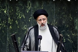 تحریم ها علیه ملت ایران باید لغو شود/ در کنار مظلومان جهان خواهیم ایستاد