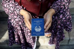 طالبان گذرنامه جدید صادر می کند