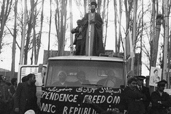 روایت‌هایی از نقش رهبر معظم انقلاب در سقوط رژیم پهلوی