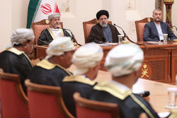 هرچه سریعتر مشکلات گمرکی برای تبادلات تجاری بین ایران و عمان برطرف شود