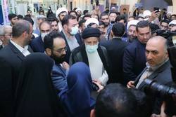بازدید رییس جمهور از نمایشگاه رویداد هم‌افزایی مدیریت ایران ۱۴۰۱