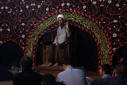 پیرو مکتب امام حسین باید با پوشش خود مروّج تفکر تشیع باشد