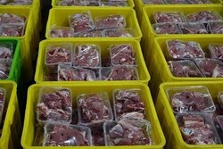 توزیع ۱۳۰۰ بسته گوشت میان نیازمندان استان قم