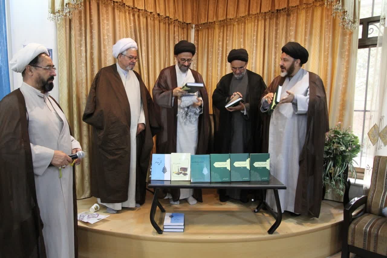 روحانیون، رزمندگان دیروز جبهه و مرزبانان علمی امروز کشورند