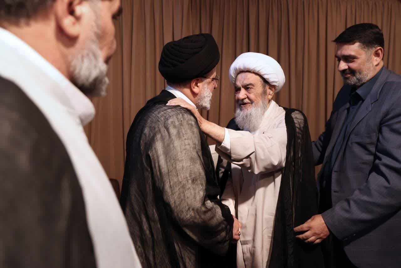 دیدار و گفت و گوی آیت الله رئیسی با آیت‌الله مظاهری+تصاویر