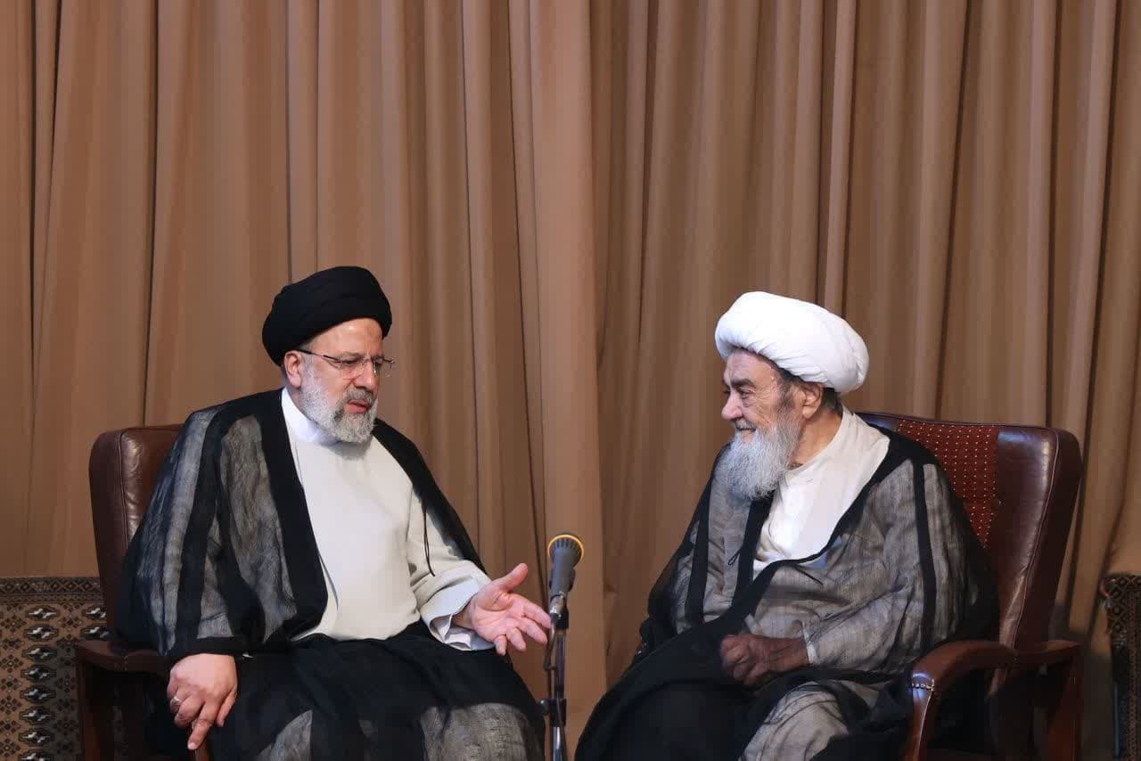 دیدار و گفت و گوی آیت الله رئیسی با آیت‌الله مظاهری+تصاویر