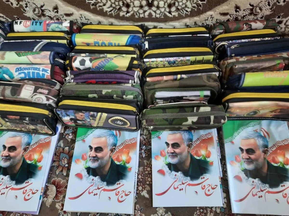 اهدای ۱۱۰ بسته لوازم التحریر به دانش آموزان نیازمند جنوب استان کرمان