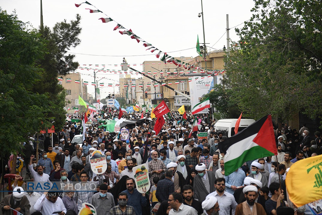 فریاد استکبار ستیزی مردم قم همزمان باسراسر کشور آغاز شد