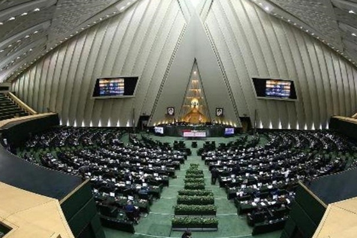 بگومگوی شدید نمایندگان مجلس بر سر اعتبارنامه‌ها