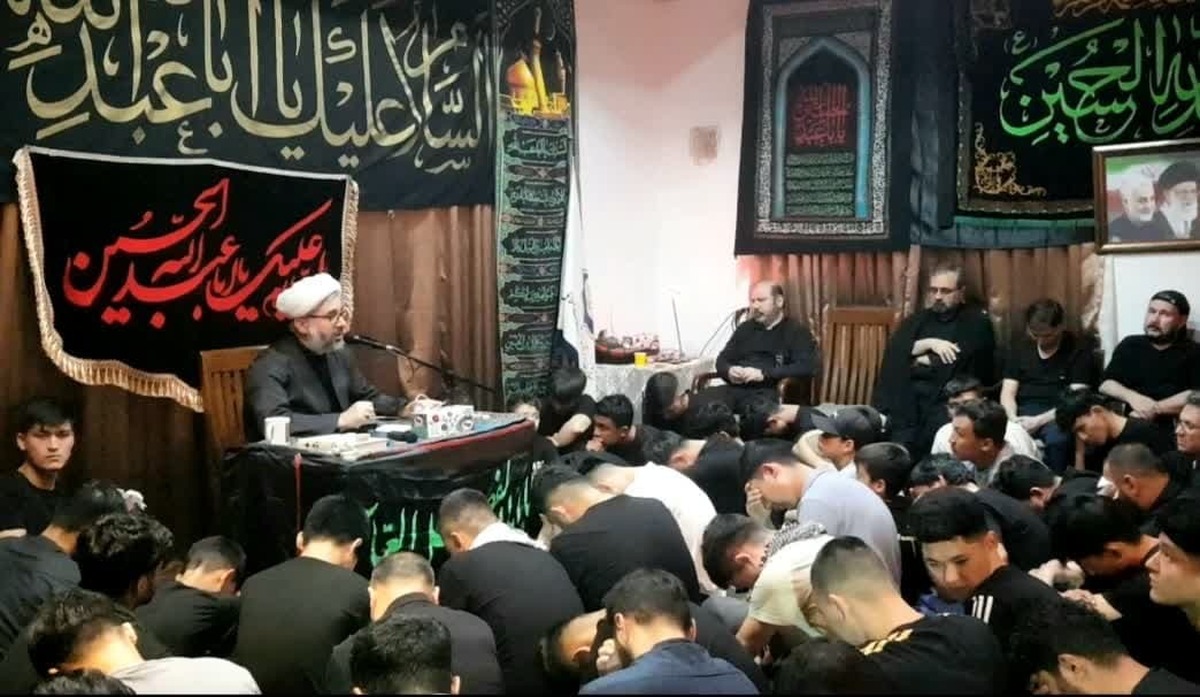 حضور بی سابقه ایرانیان مقیم مالزی در روز عاشورای حسینی/اقامه نماز جماعت ظهر عاشورا در کوالالامپور 