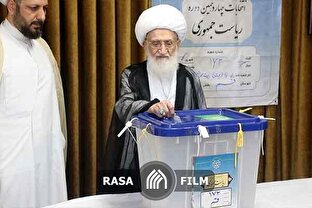 آیت الله نوری همدانی رأی خود را به صندوق انداخت