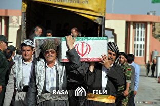 استقبال پرشور مردم از پیکر ۳۲ شهید