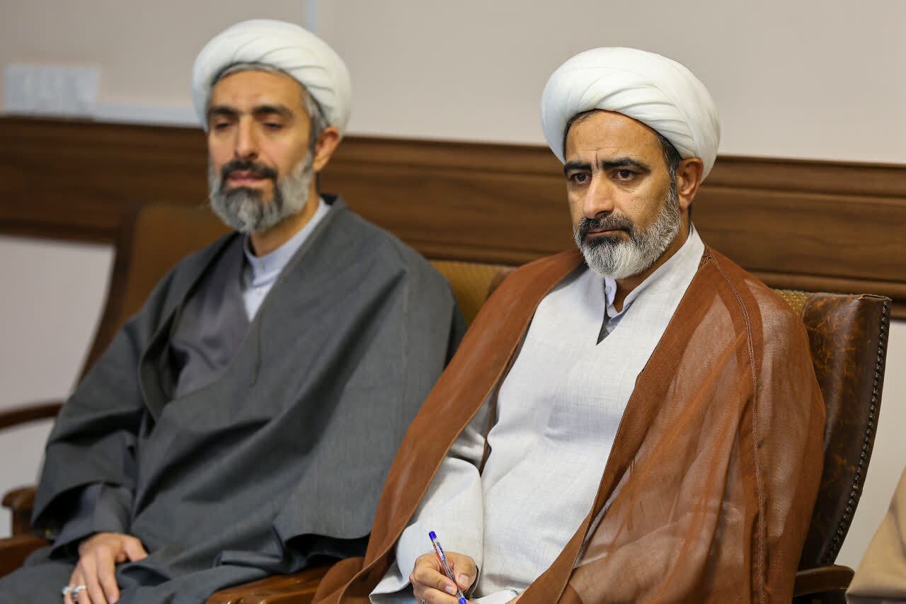 نشست مدیران مدارس علوم دینی تبریز با نماینده ولی‌فقیه در استان+ تصاویر