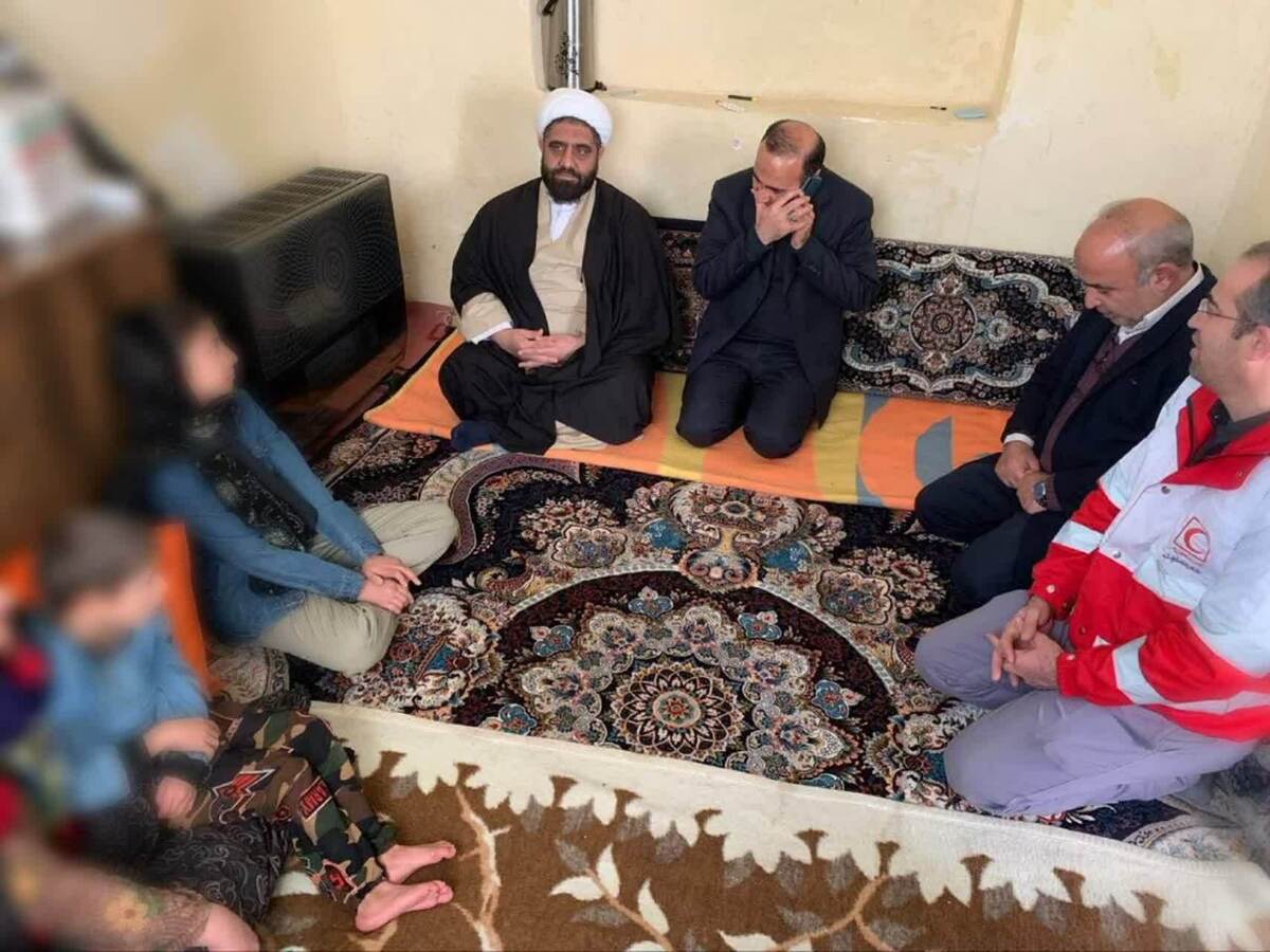 دیدار امام‌جمعه و مسئولان چاراویماق با خانواده نیازمند