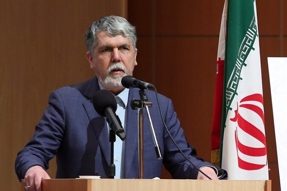 استاد مهدوی‌راد با حفظ هویت حوزوی، فضای دانشگاه را از معارف اسلامی بهره‌مند کرد