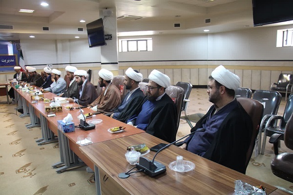 تاکید بر شکل گیری آرایش جنگی در میدان تبلیغ و رسانه تاکید بر شکل گیری آرایش جنگی در میدان تبلیغ و رسانه