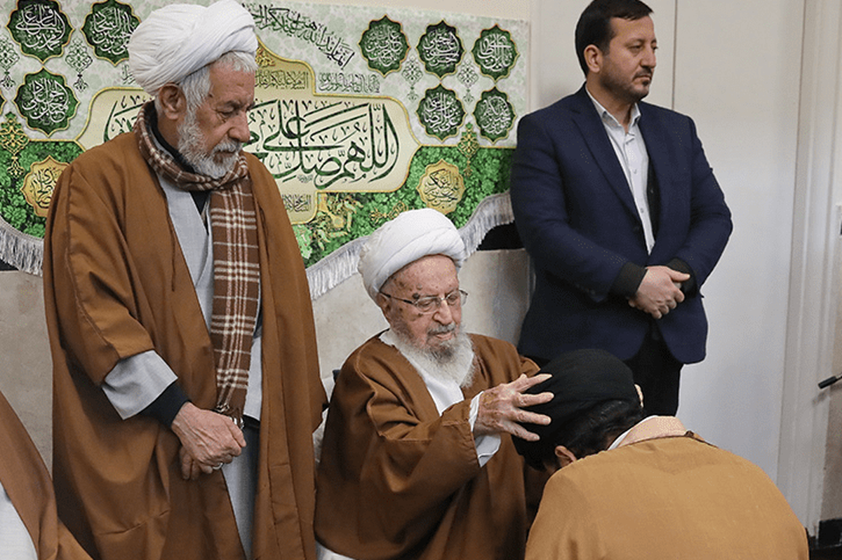 مراسم عمامه گذاری طلاب در روز ولادت امیرالمؤمنین