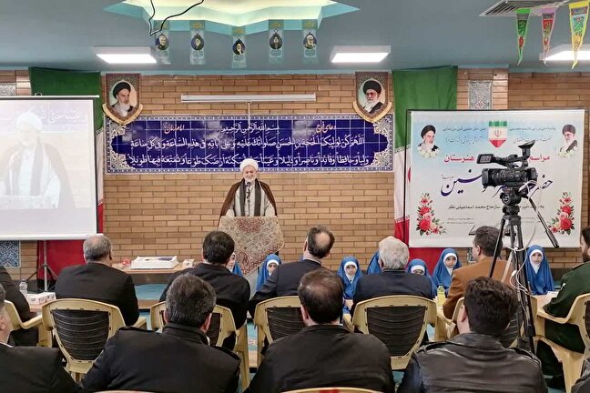 تجلیل از خیر مدرسه ساز نمونه کشور