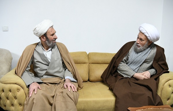 دیدار صمیمی نماینده ولی فقیه در فارس با جمعی از علمای شهر شیراز