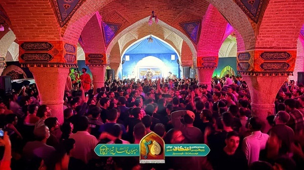 بزرگ‌ترین اعتکاف جوانان کشور در شیراز در حال برگزاری است