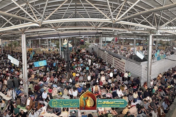 بزرگ‌ترین اعتکاف جوانان کشور در شیراز در حال برگزاری است