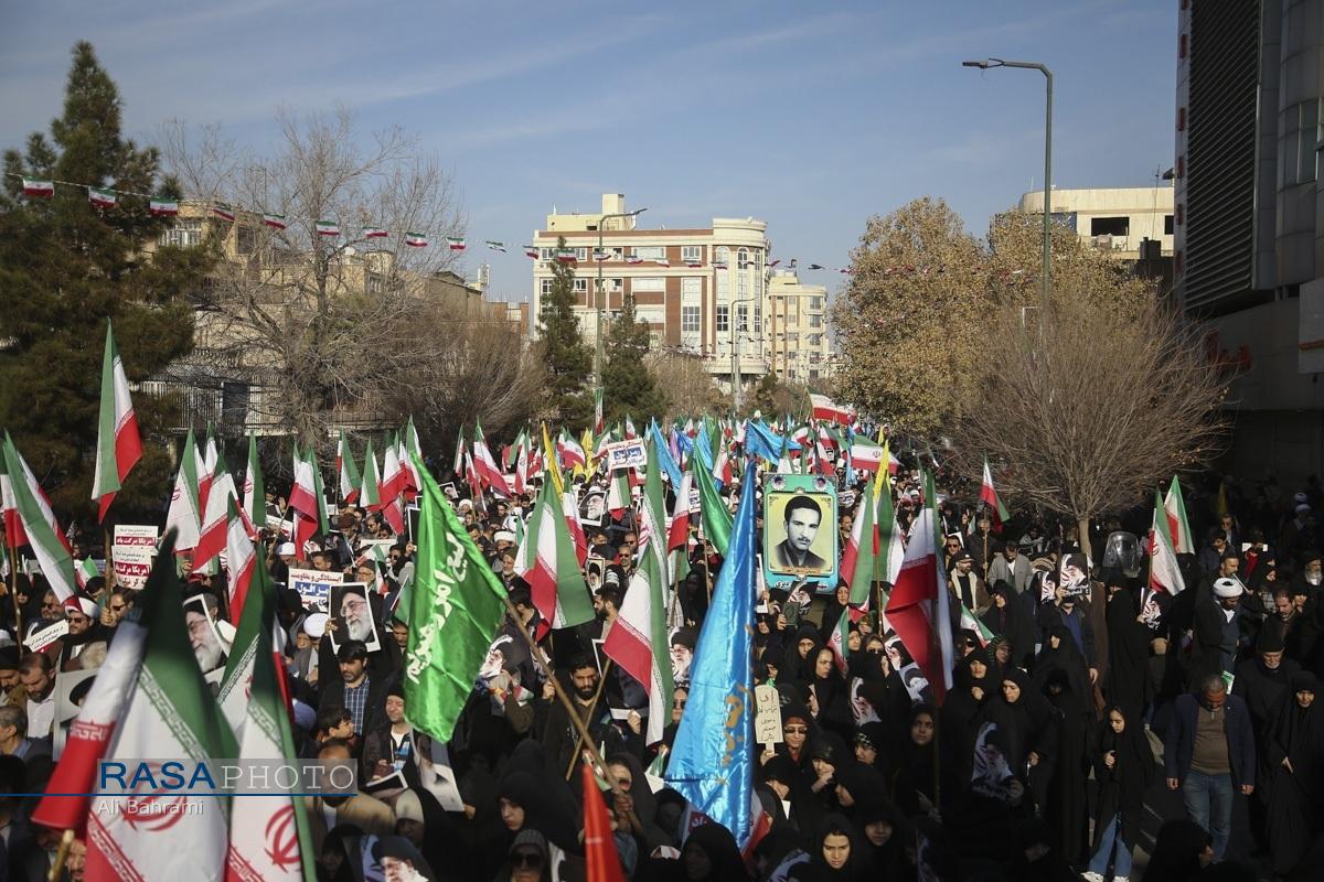 راهپیمایی اتحاد در یوم الله ۲۲ دی ماه در قم