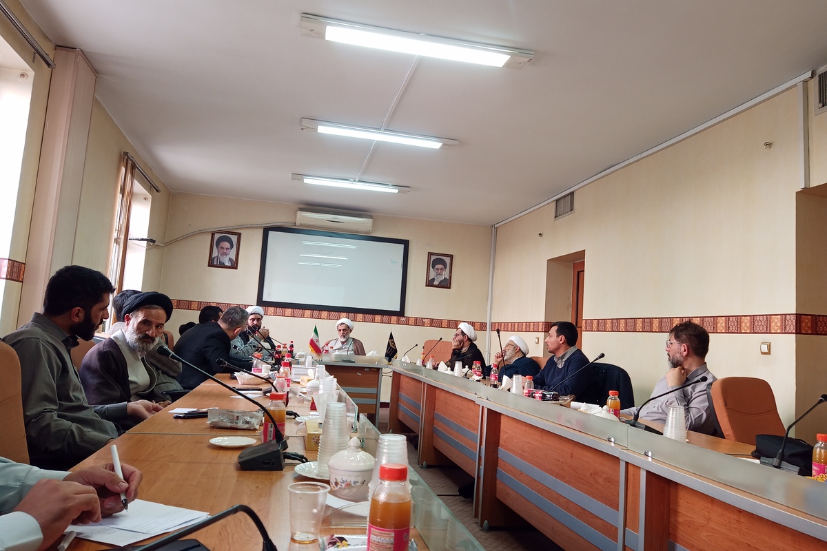 گزارشی از نشست بررسی حذف ارز ترجیحی در قیمت کالاهای اساسی