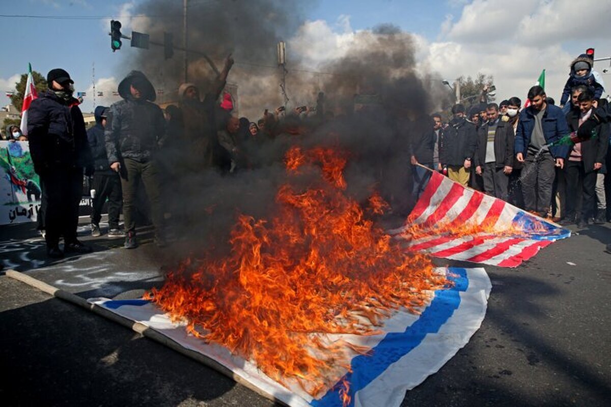 پریشان احوالی رویاپردازان بازگشت به عصر شاهی