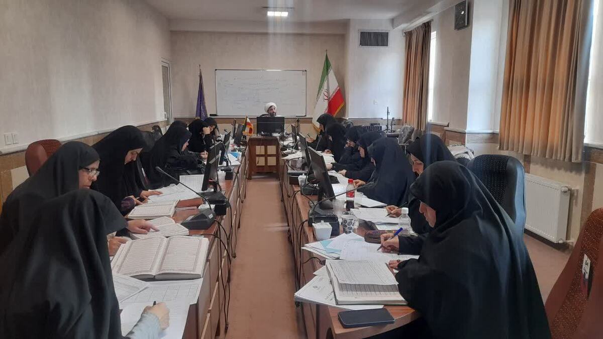 برگزاری آزمون عملی دوره تربیت ممتحن قرآن در تبریز