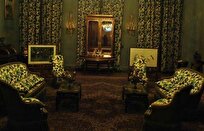 خانواده‌ پهلوی بسیاری از اقلام مورد نیاز خود را از خارج کشور وارد می‌کردند