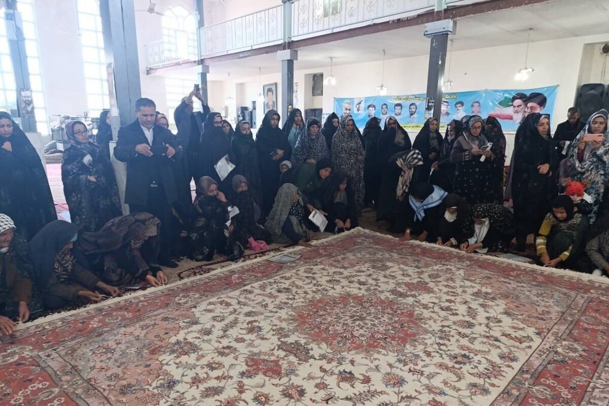 مردم دافی کدکن به حرم امام حسین قالی دستبافت اهدا کردند